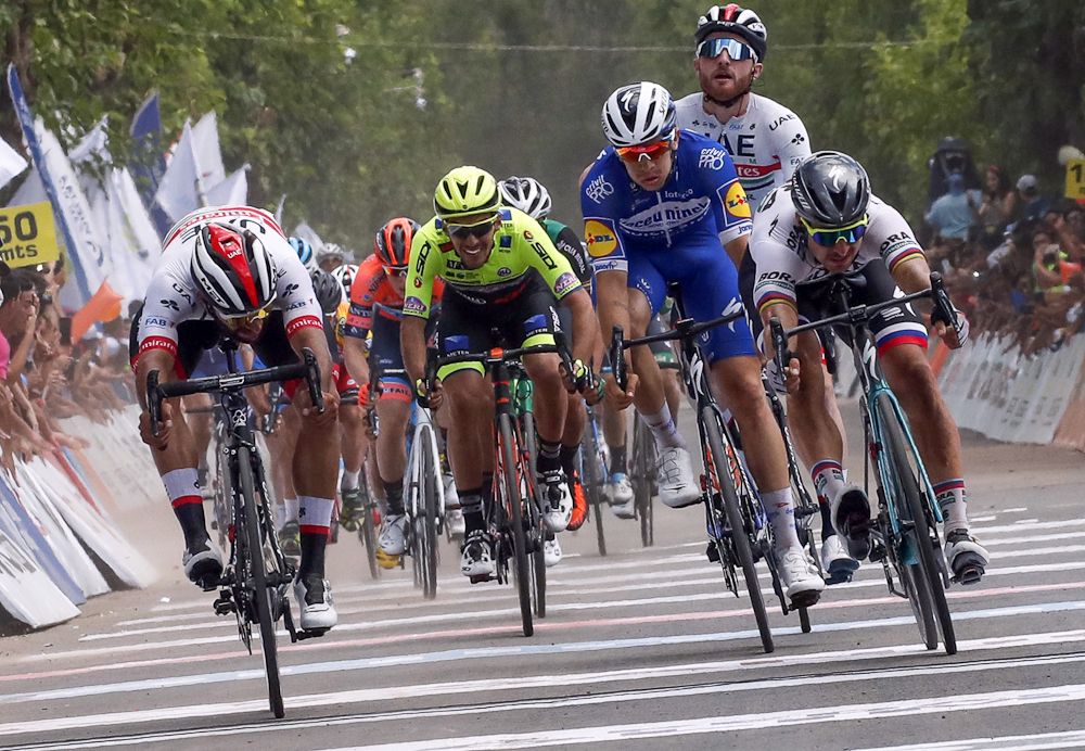 A bike throw wins stage 4 in San Juan for Fernando Gaviria ahead of Peter Sagan