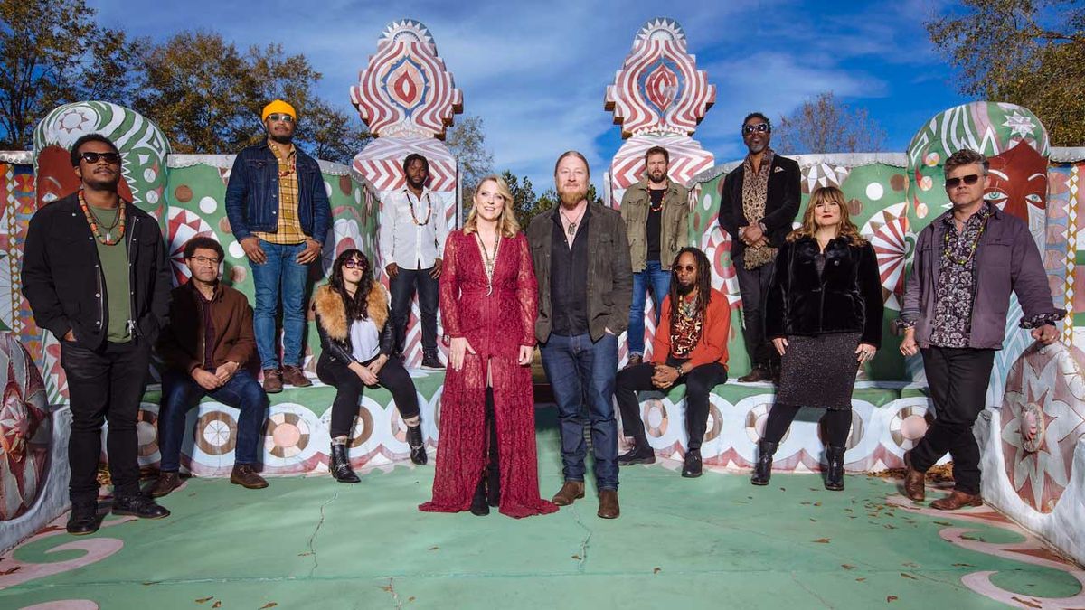 Tedeschi Trucks Band group portrait