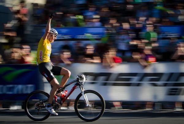 Jaroslav Kulhav&yacute; (Rubena Birell Specialized) wins the cross country at the Merida Bikes Vysocina
