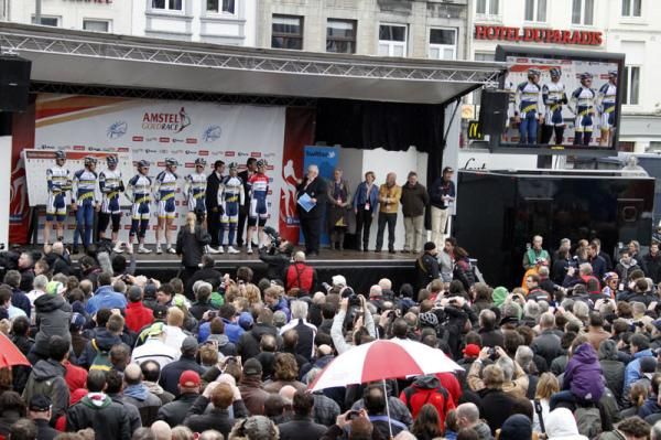 Vacansoleil on the podium at the start