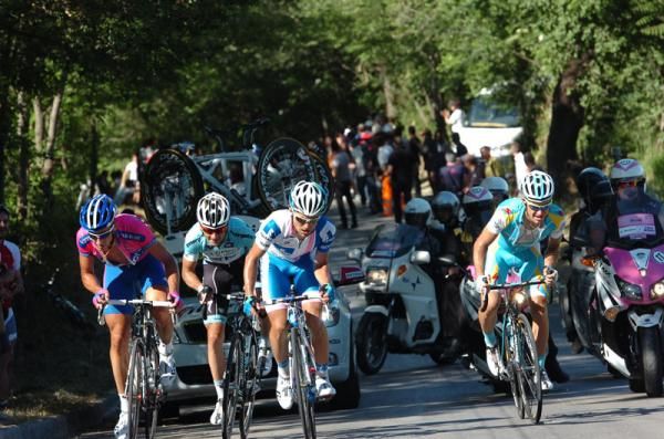 The Malori group struggles after Rubiano's attack