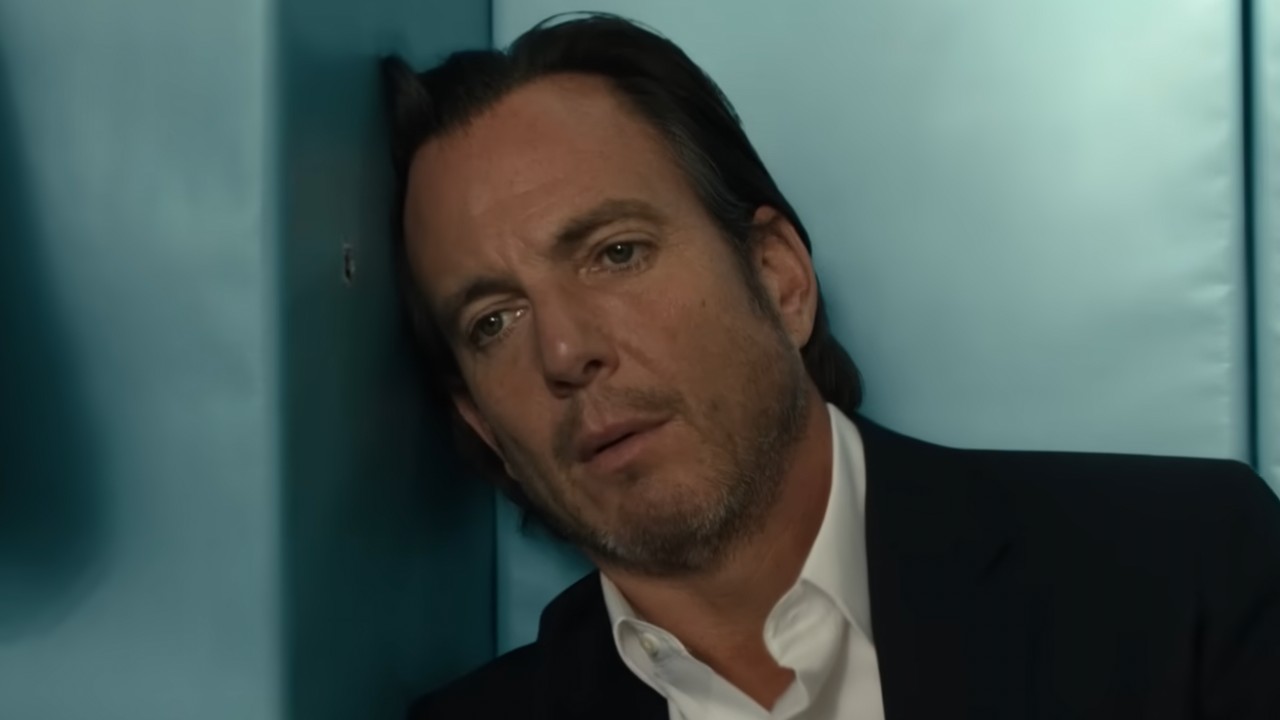 Alex Novak (Will Arnett) is dazed in Is This Thing On?