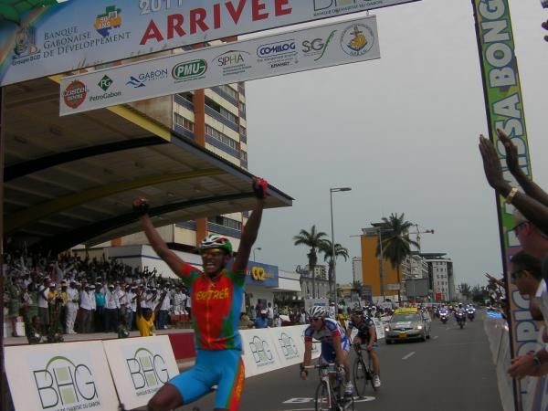 Natnael Berhane (Eritrea) wins the final stage.