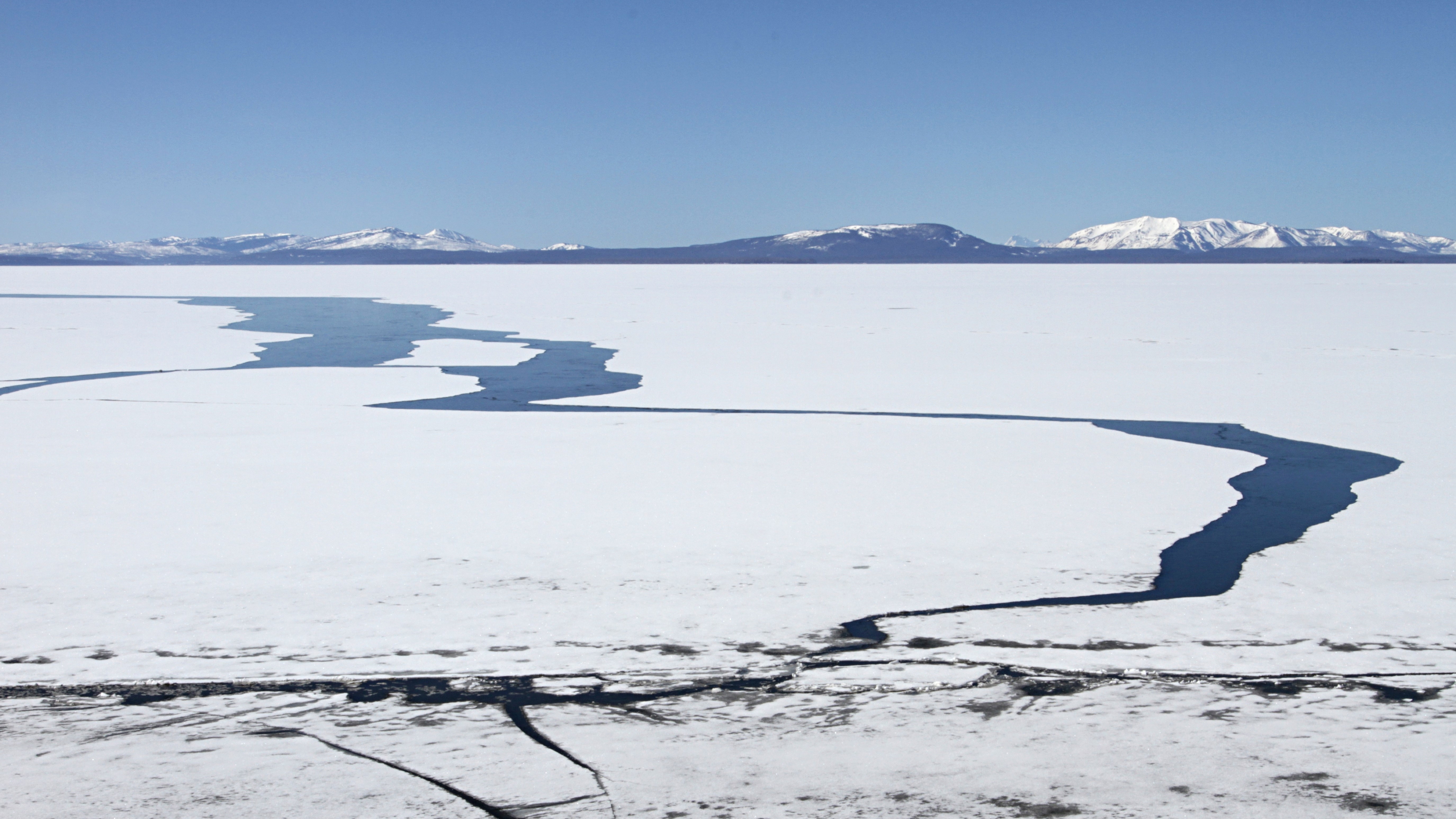Yellowstone Lake's weird resistance to climate change could be about to crack