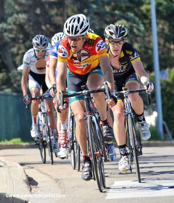 Chase group powers up to the leaders.
