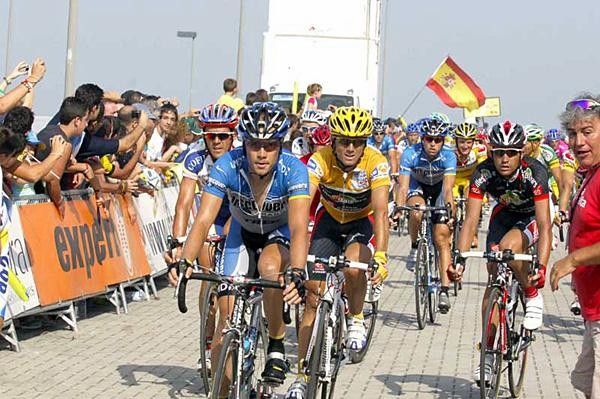 Tom Danielson (Discovery) kept himself near the front