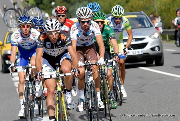 S&eacute;bastien Duret (Bretagne - Schuller) leads the break