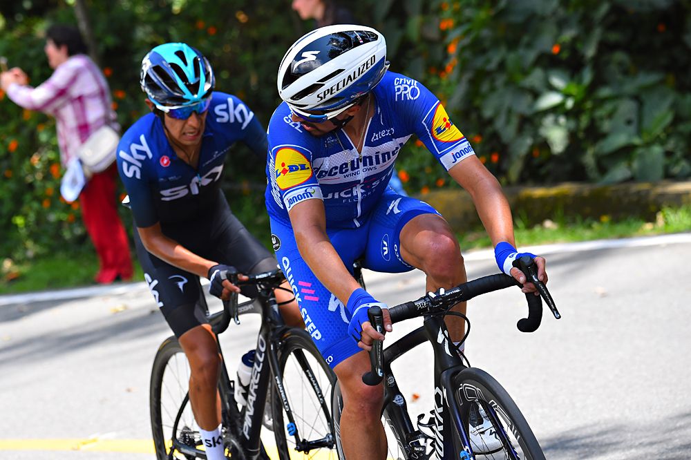 Julian Alaphilippe (Deceuninck-QuickStep) looks back at Ivan Sosa (Team Sky) Tour Colombia stage 5
