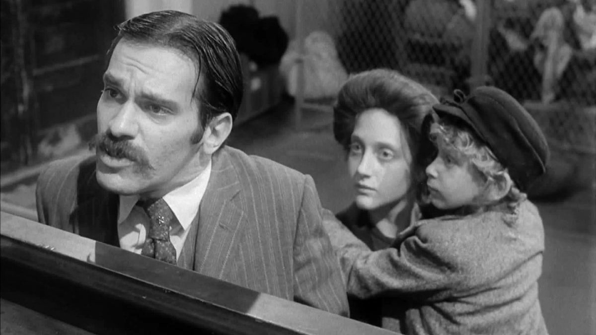A still from the movie Hester Street.