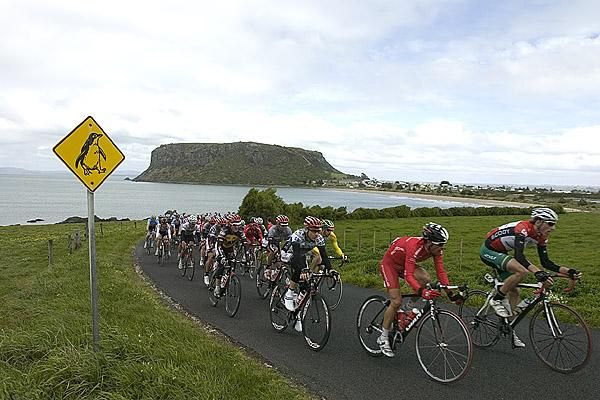 The peloton at the base of the climb in Stanley.