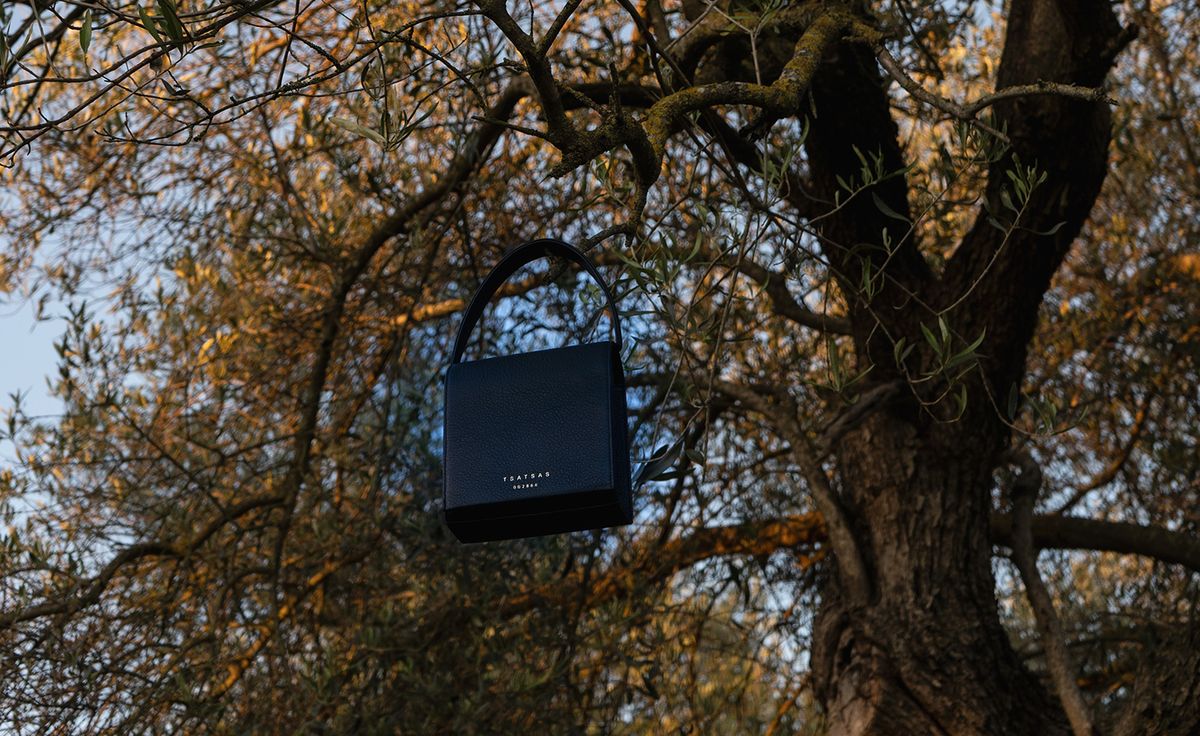 Minimalist bag brands for stripped back sophistication Wallpaper