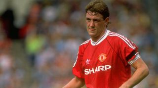 1990: Steve Bruce of Manchester United in action during the Charity Shield match against Liverpool at Wembley Stadium in London. The match ended in a 1-1 draw. \ Mandatory Credit: Russell Cheyne/Allsport