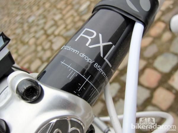 The new Bontrager RXL IsoZone handlebar uses the same drop, bend shape and reach as the company's other VR-C bars. The IsoZone drops, however, flare outward by six degrees