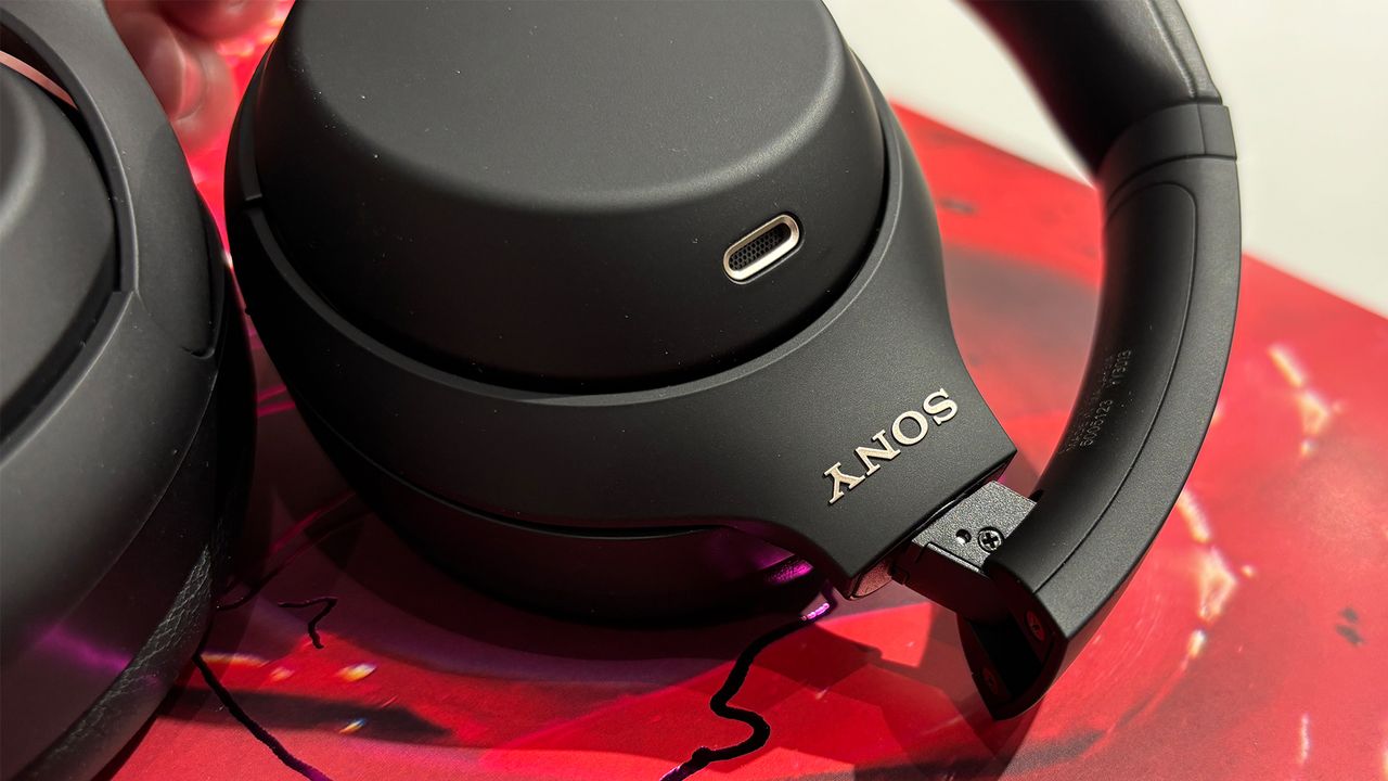 Sony WH-1000XM4C over-ear headphones