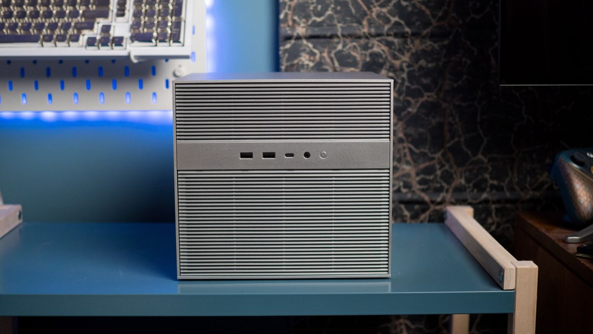 I tested the ZimaCube 2, and it is the homelab NAS upgrade
you want
