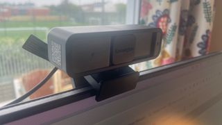 W2000 webcam