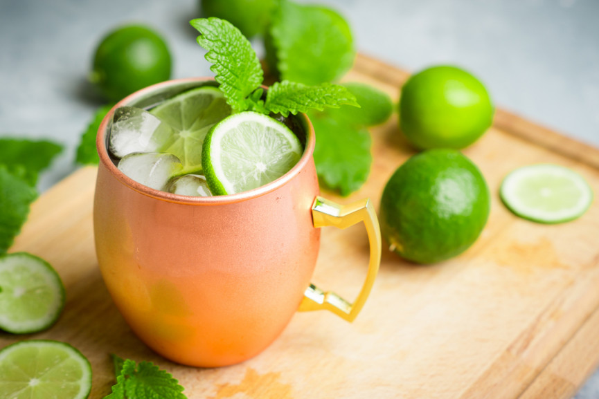 these-are-the-most-popular-cocktails-of-the-last-12-months-10-1556651038-JnGG-column-width-inline