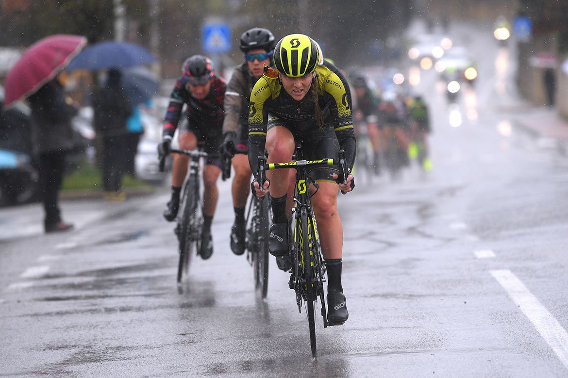 Gracie Elvin leads the chase