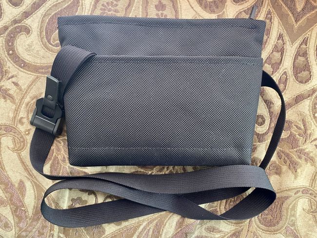 Waterfield Designs Marqui Crossbody Pouch review: Just your ...