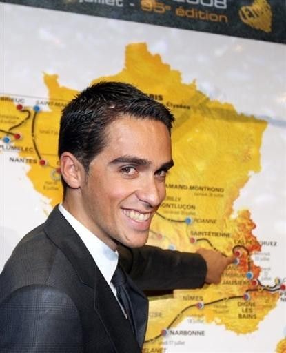 Contador points to the Alps