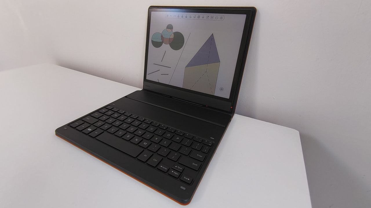 Side view of the Onyx Boox Note Air 5C docked in its official magnetic keyboard case,