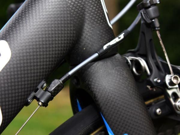 Carbon fibre barrels adjusters make for quick and convenient on-the-fly adjustments while the rubber frame protectors also provide another place for a logo.