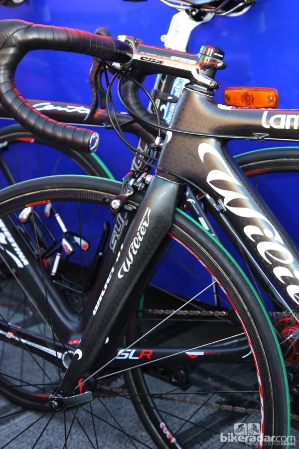 Wilier claims the round-to-square head tube and similarly squared-off fork crown shapes enhance steering precision on Lampre's Cento1 machines.