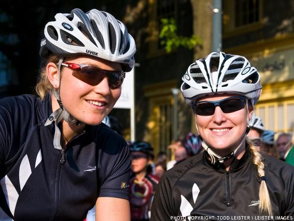 Gemma Dudley and Jaime Nielson (Bike New Zealand) take in the afternoon sun.