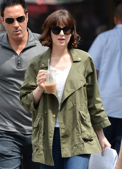 dakota johnson bob haircut