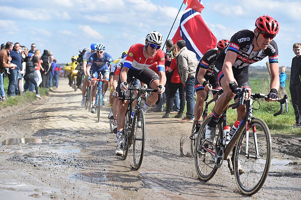 Niki Terpstra (Etixx-QuickStep) back up after getting caught behind Cancellara's crash
