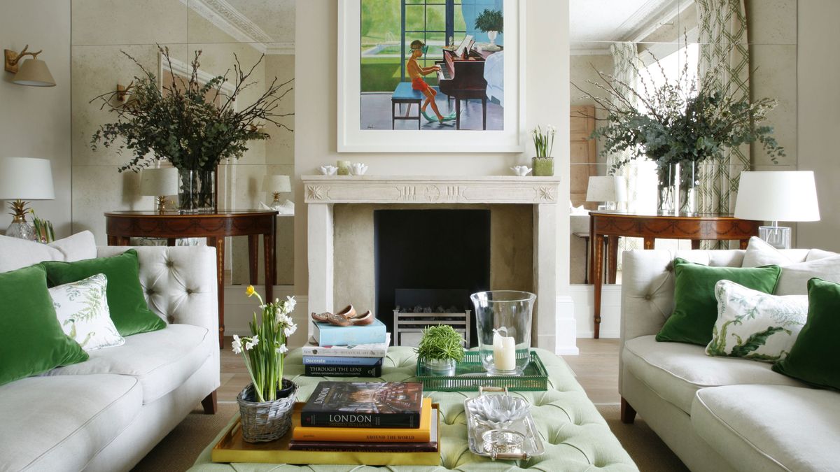 how-to-make-a-small-living-room-look-bigger