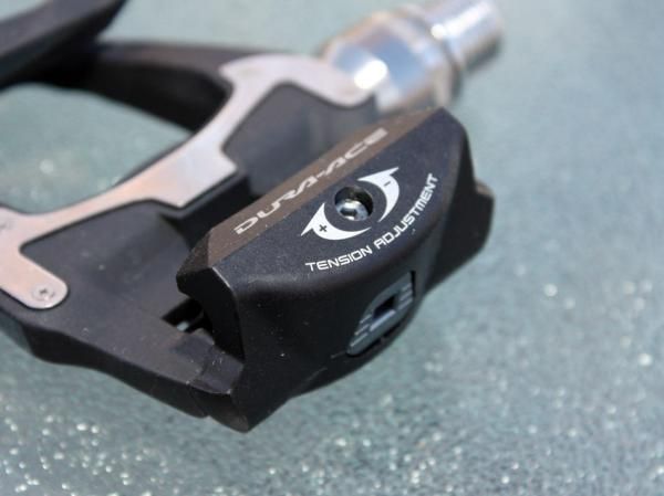 The tension adjustment is easy to access and offers a suitably broad range.