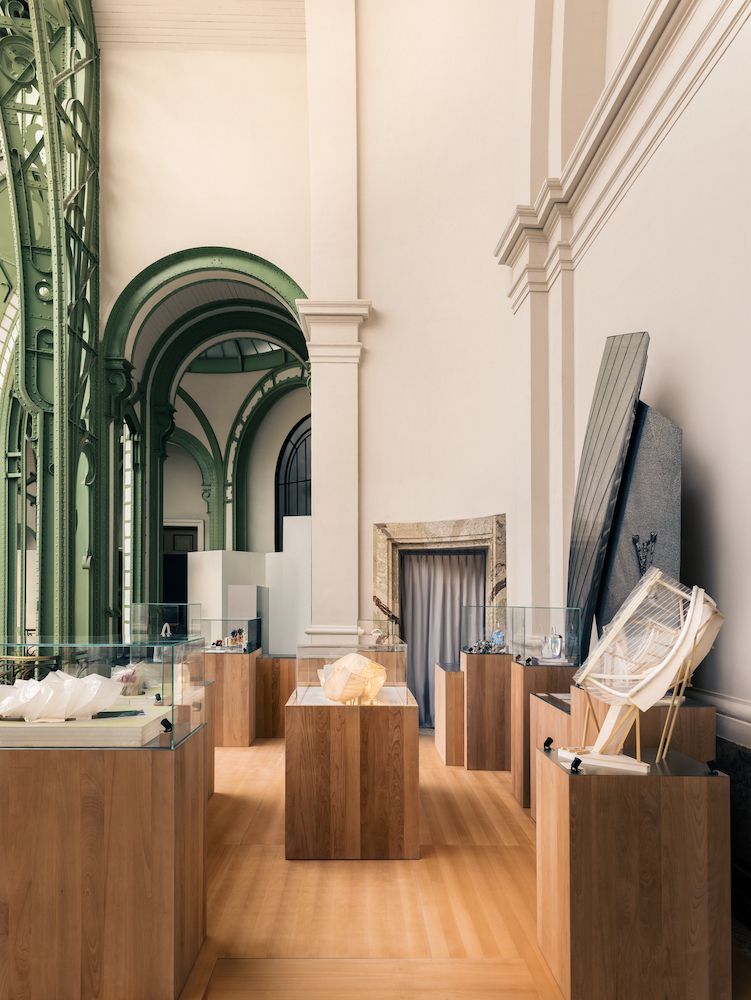 Louis Vuitton x Frank Gehry Limited-Edition Handbag Collection's coinciding exhibition boasts gigantic fish-shaped sculptures and similarly inspired bags in a stunning presentation.