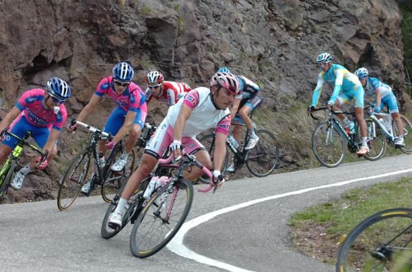 oaquim Rodriguez (Katusha) still leads the race