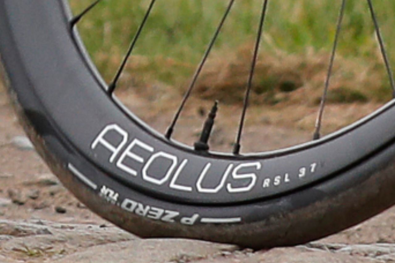 Lizzie Deignan Paris-Roubaix gravel wheels and tubeless tyres