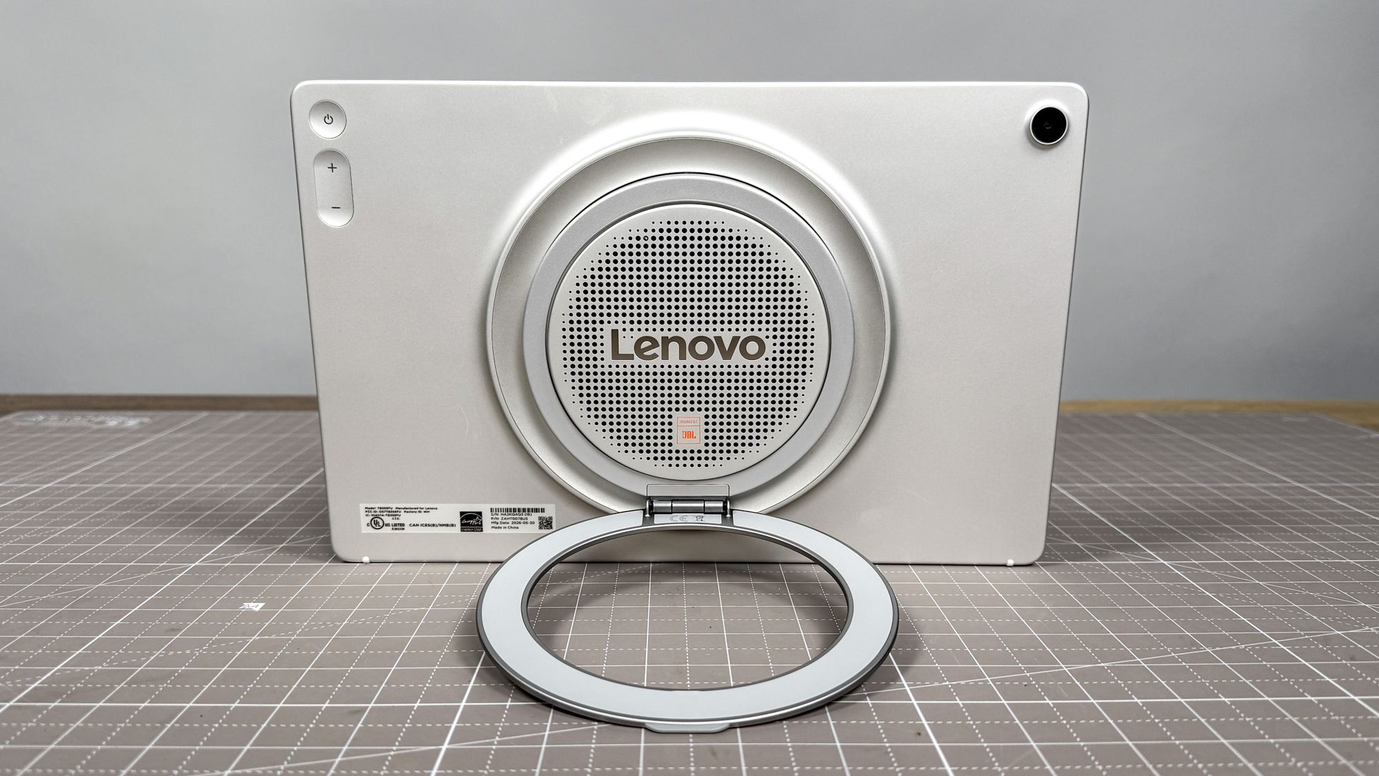 The gargantuan speaker on this Android tablet isnt a gimmick I cant believe how good it sounds