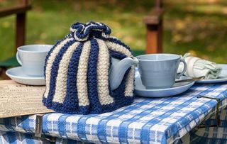 Old fashioned afternoon tea - 1940s style