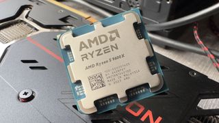 Крупный план процессора AMD Ryzen 5 9600X