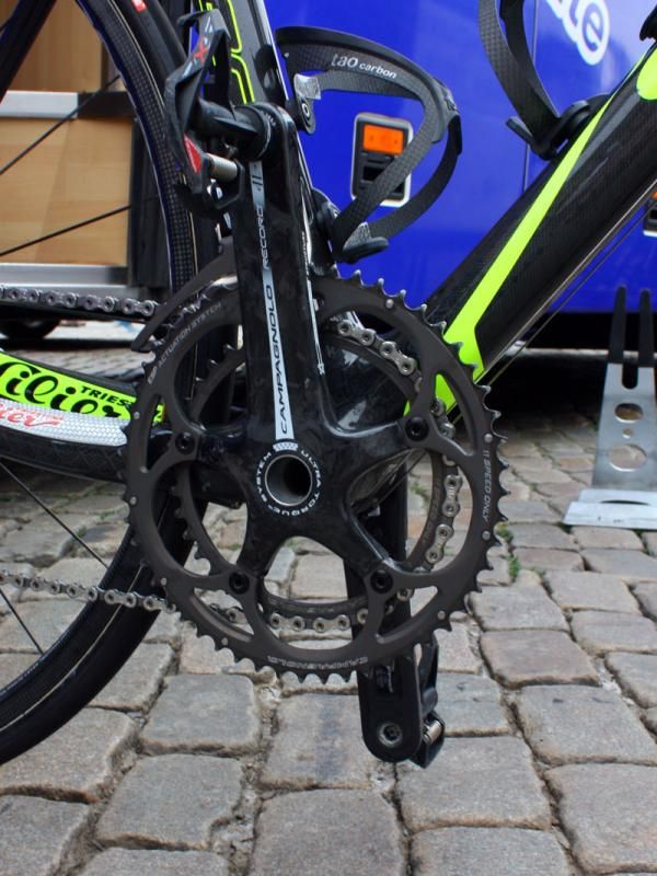 Like many Campagnolo-sponsored teams in this year's Tour de France, Lampre-Vini Farnese bikes use Record cranks, not Super Record ones.