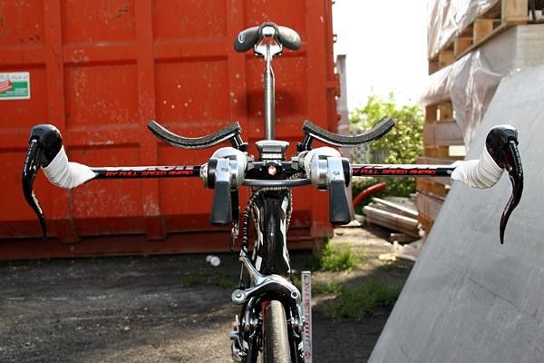 A particularly aero front profile.