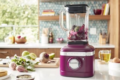 KitchenAid K400 Blender in the color Beetroot, the 2022 Color of the Year