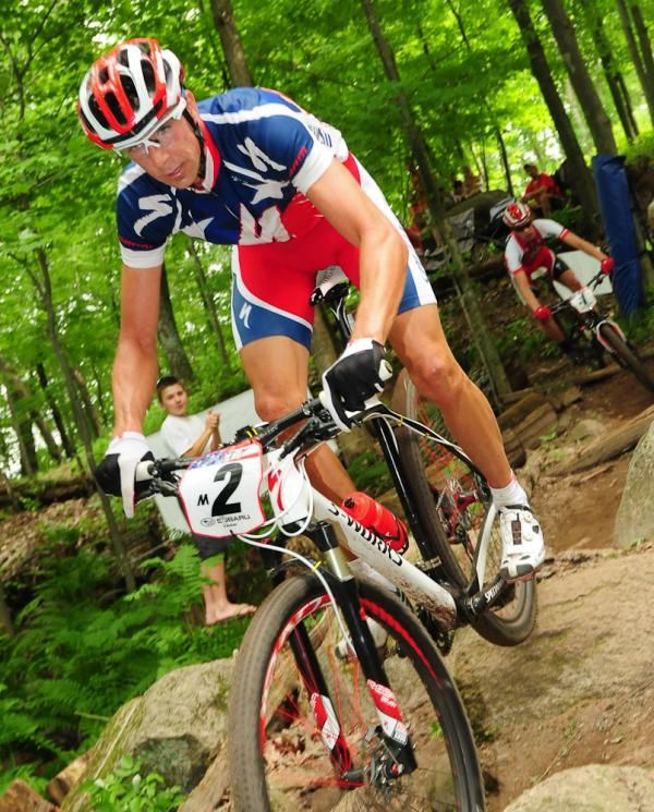Todd Wells (Specialized) riding a rock garden