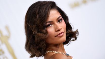 zendaya posing on the red carpet at the sag awards - zendaya's bob