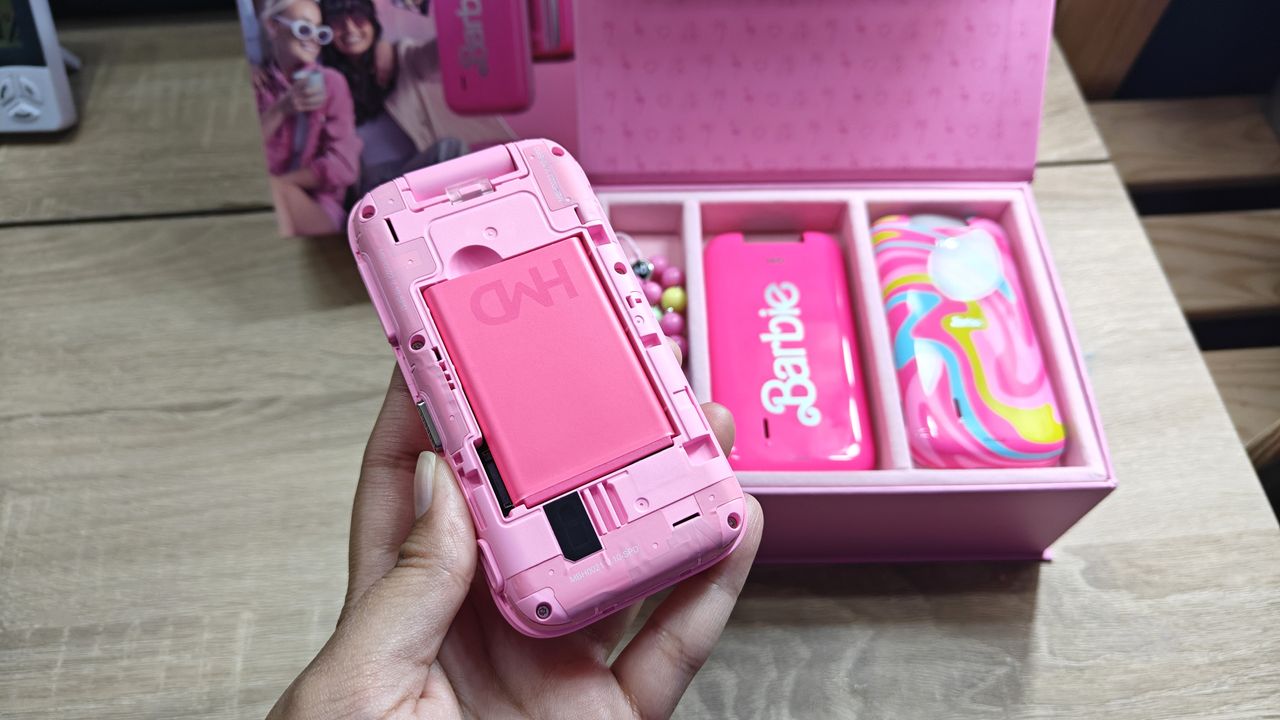 HMD Barbie Phone