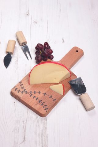 How to make a pyrography cheese board
