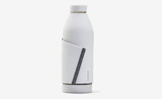 Closca’s new ‘wearable’ bottle