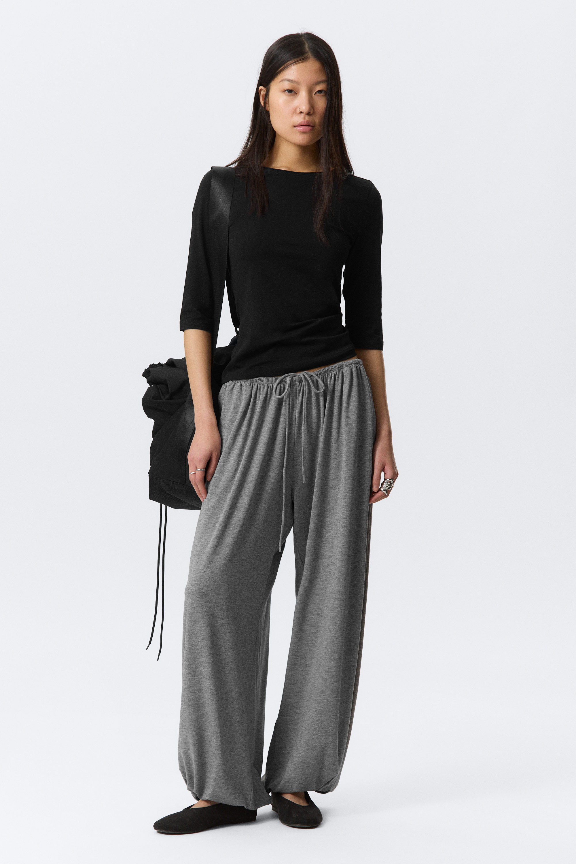 Soft Mid-Rise Balloon Trousers