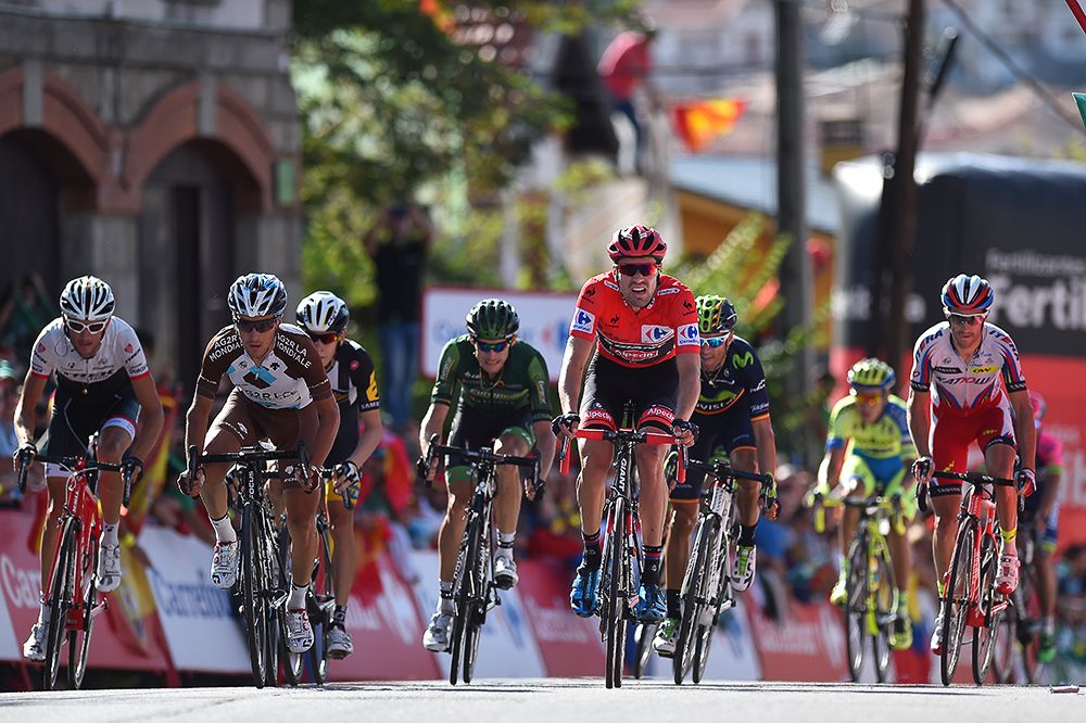 Tom Dumoulin finishes stage 20.