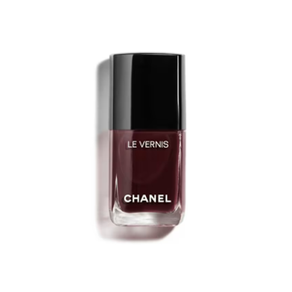 Chanel's nail polish will help you achieve cabernet nails