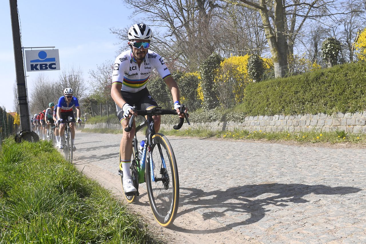 Dwars door Vlaanderen 2021 76th Edition Roeselare Waregem 1841 km 31032021 Julian Alaphilippe FRA Deceuninck QuickStep photo Gregory Van GansenBettiniPhoto2021